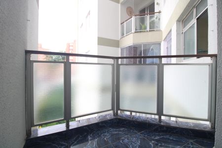 Sacada de apartamento à venda com 3 quartos, 75m² em Jardim Anhanguera, São Paulo