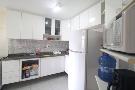 Apartamento à venda com 75m², 3 quartos e 2 vagasCozinha