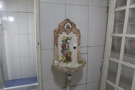 Casa de condomínio à venda com 200m², 3 quartos e 5 vagasBanheiro de serviço