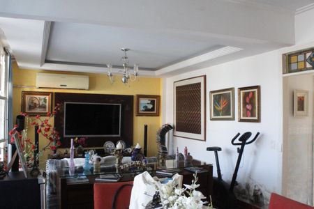 Casa de condomínio à venda com 200m², 3 quartos e 5 vagasSala 1