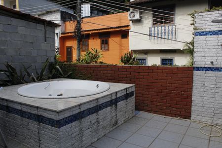 Casa de condomínio à venda com 200m², 3 quartos e 5 vagasÁrea gourmet