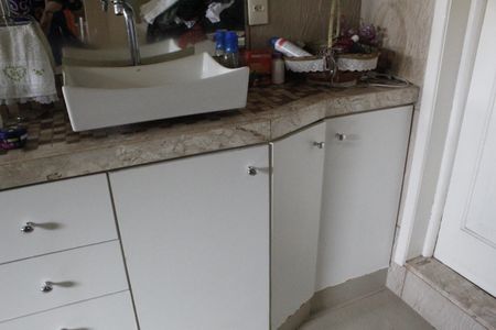 Casa de condomínio à venda com 200m², 3 quartos e 5 vagasBanheiro da Suíte 1