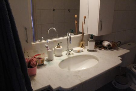 Casa de condomínio à venda com 200m², 3 quartos e 5 vagasBanheiro da Suíte 2