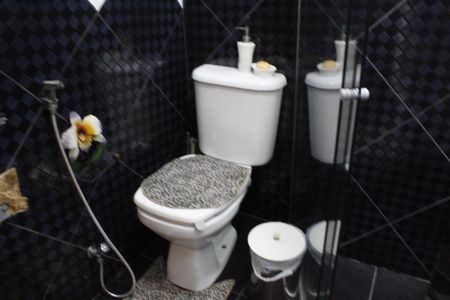 Casa de condomínio à venda com 200m², 3 quartos e 5 vagasBanheiro Social