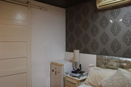 Casa de condomínio à venda com 200m², 3 quartos e 5 vagasQuarto Suíte 1