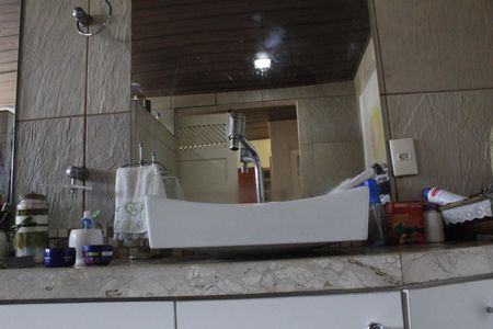 Casa de condomínio à venda com 200m², 3 quartos e 5 vagasBanheiro da Suíte 1
