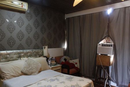 Casa de condomínio à venda com 200m², 3 quartos e 5 vagasQuarto Suíte 1