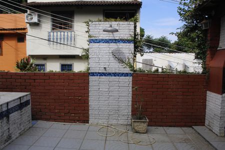 Casa de condomínio à venda com 200m², 3 quartos e 5 vagasÁrea gourmet