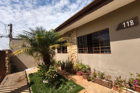 Casa à venda com 400m², 3 quartos e 4 vagasQuintal - Garagem