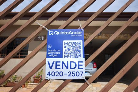 Casa à venda com 400m², 3 quartos e 4 vagasPLACA INSTALADA NA FACHADA