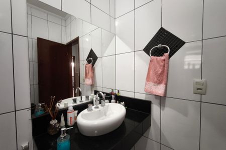 Casa à venda com 400m², 3 quartos e 4 vagasBanheiro Social