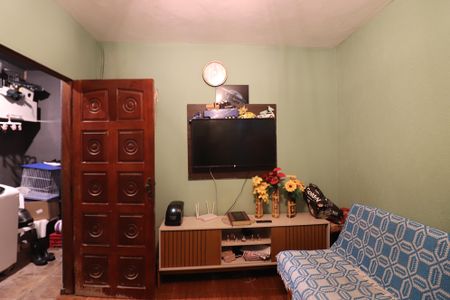 Casa à venda com 100m², 2 quartos e 2 vagasSala 