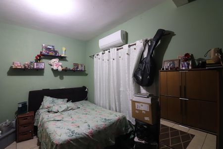 Casa à venda com 100m², 2 quartos e 2 vagasQuarto 1