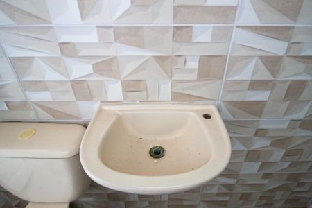 Casa para alugar com 80m², 2 quartos e 3 vagasBanheiro 2