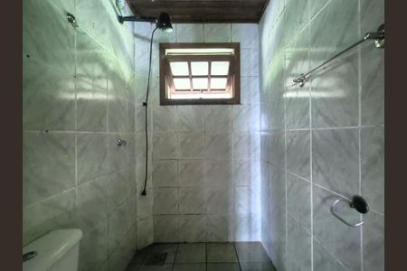 Casa de condomínio à venda com 200m², 2 quartos e 6 vagasBanheiro 