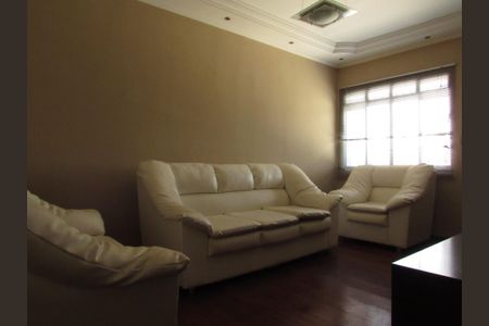 Casa para alugar com 120m², 3 quartos e 2 vagasSala