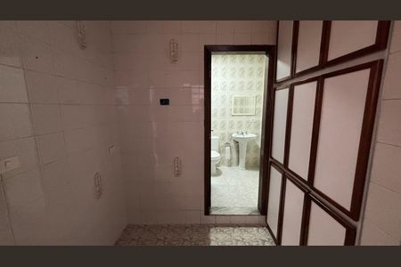 Casa para alugar com 120m², 2 quartos e 4 vagasBanheiro