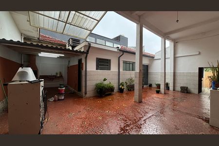 Casa para alugar com 120m², 2 quartos e 4 vagasQuintal