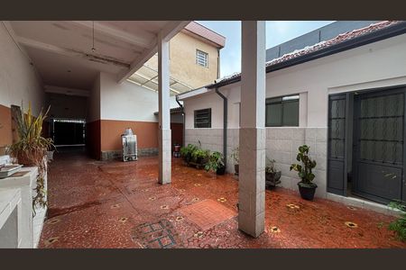 Casa para alugar com 120m², 2 quartos e 4 vagasQuintal