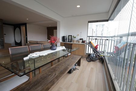 Apartamento à venda com 128m², 3 quartos e 3 vagasSacada