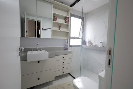 Apartamento à venda com 128m², 3 quartos e 3 vagasBanheiro Quarto Suíte 2