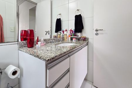 Apartamento à venda com 70m², 2 quartos e 1 vaga Apartamento à venda com 70m², 2 quartos e 1 vagaBanheiro - Suíte