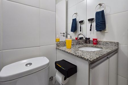 Apartamento à venda com 70m², 2 quartos e 1 vaga Apartamento à venda com 70m², 2 quartos e 1 vagaBanheiro Social