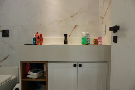 Apartamento à venda com 114m², 2 quartos e 2 vagasBanheiro da Suíte