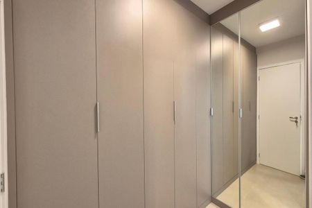 Apartamento para alugar com 80m², 2 quartos e 2 vagasArmário da Suíte 