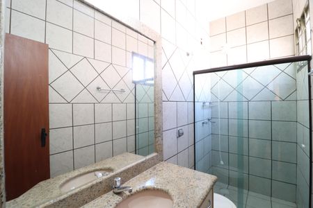 Casa para alugar com 209m², 4 quartos e 4 vagasBanheiro da Suíte 2