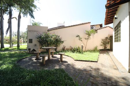 Casa para alugar com 209m², 4 quartos e 4 vagasFachada