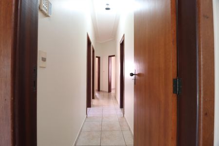 Casa para alugar com 209m², 4 quartos e 4 vagasCorredor