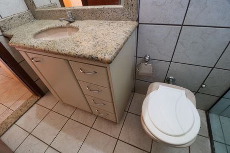 Casa para alugar com 209m², 4 quartos e 4 vagasBanheiro da Suíte 2