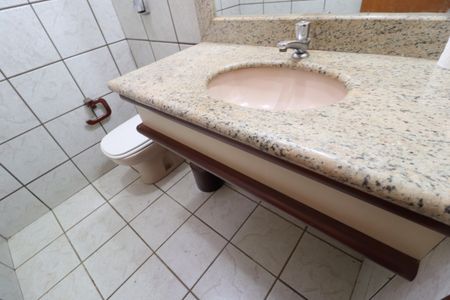 Casa para alugar com 209m², 4 quartos e 4 vagasLavabo