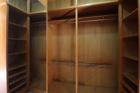 Casa para alugar com 209m², 4 quartos e 4 vagasSuíte 1