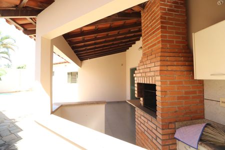 Casa para alugar com 209m², 4 quartos e 4 vagasÁrea Externa