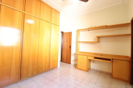 Casa para alugar com 209m², 4 quartos e 4 vagasSuíte 2