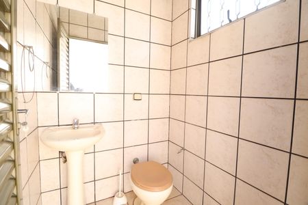 Casa para alugar com 209m², 4 quartos e 4 vagasBanheiro da Piscina