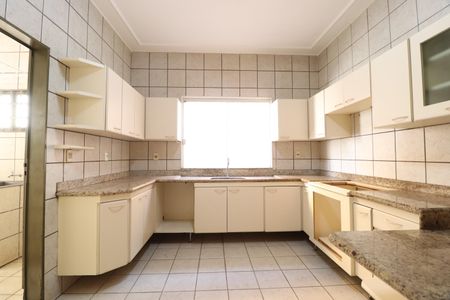 Casa para alugar com 209m², 4 quartos e 4 vagasCozinha