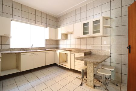 Casa para alugar com 209m², 4 quartos e 4 vagasCozinha