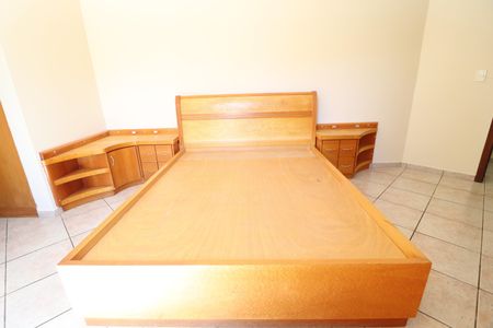 Casa para alugar com 209m², 4 quartos e 4 vagasSuíte 1