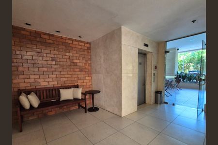 Apartamento à venda com 68m², 2 quartos e 1 vaga Apartamento à venda com 68m², 2 quartos e 1 vagaHall de entrada