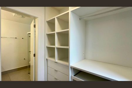 Apartamento à venda com 120m², 2 quartos e 1 vagaCloset da suíte