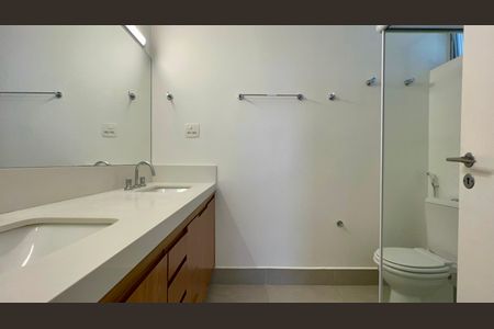 Apartamento à venda com 120m², 2 quartos e 1 vagaBanheiro da Suíte