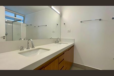 Apartamento à venda com 120m², 2 quartos e 1 vagaCloset da suíte