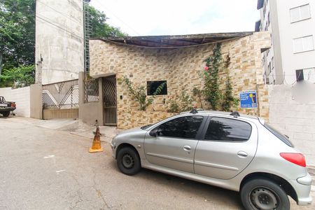 Apartamento para alugar com 50m², 2 quartos e 1 vaga Apartamento para alugar com 50m², 2 quartos e 1 vagaFachada + Placa