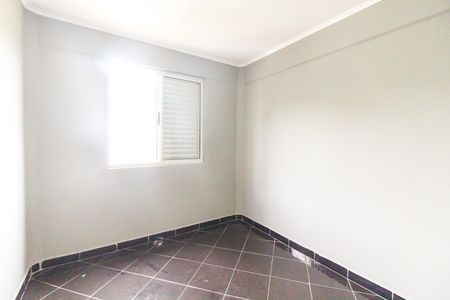 Quarto 1 de apartamento para alugar com 2 quartos, 50m² em Conjunto Habitacional Fazenda do Carmo, São Paulo