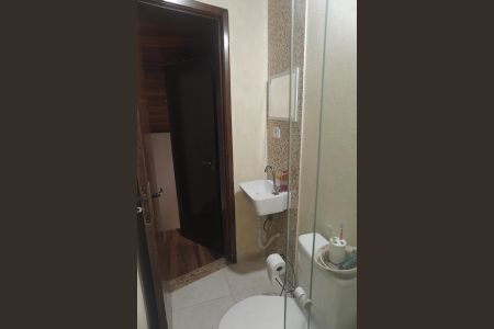 Casa de condomínio à venda com 108m², 3 quartos e 2 vagasBanheiro