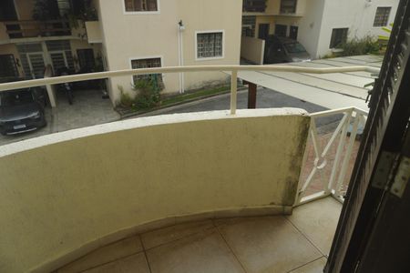 Casa de condomínio à venda com 108m², 3 quartos e 2 vagasÁrea externa