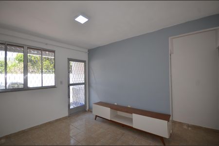 Sala de casa para alugar com 2 quartos, 55m² em Praça Seca, Rio de Janeiro